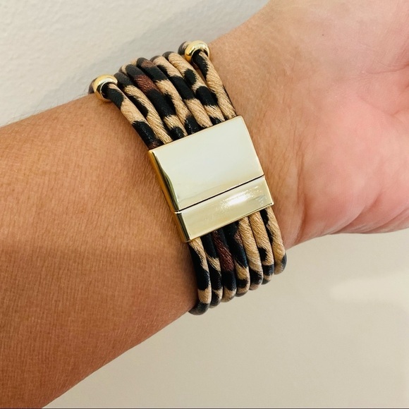 Faux Leather Layered Leopard Print Bracelet - Picture 5 of 8